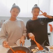 《超人回来了》李同国13岁大女儿近照曝光!逆天长腿+深邃五官!网友:像欧美模特儿!